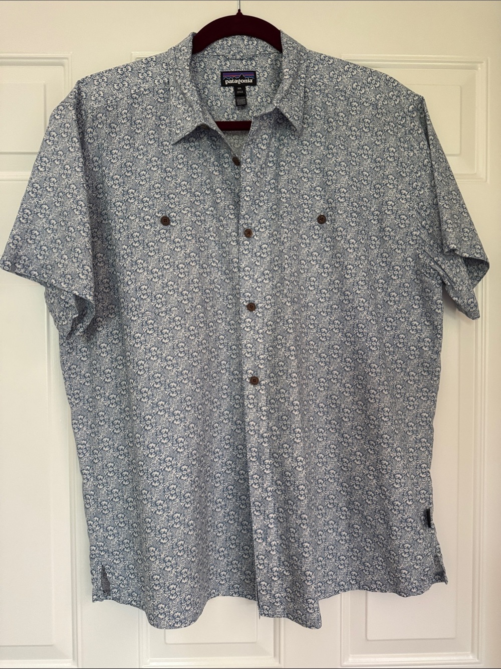 Patagonia Men’s XXL Back Step Short Sleeve Shirt Button Up Lt Blue Print NWOT
